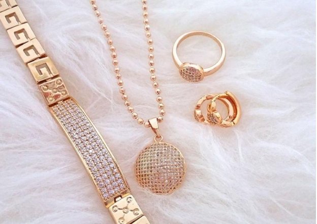 Jual Beli Perhiasan